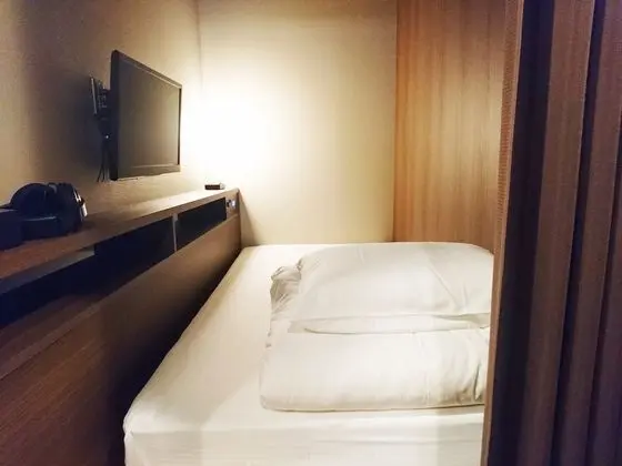 Basic Tek Kişilik Oda, Sadece kadınlar için