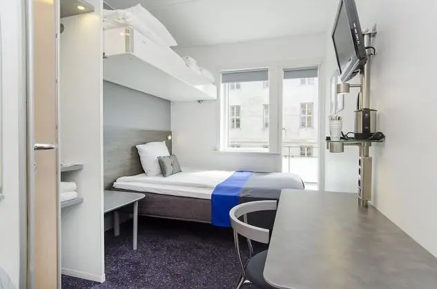 Standard+ 140 cm Queen Bed