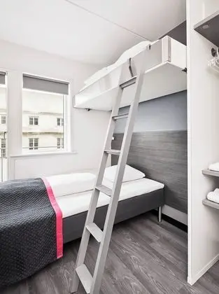 Standard+ 140 cm Queen Bed