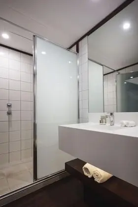 Stüdyo, Havuz Manzaralı