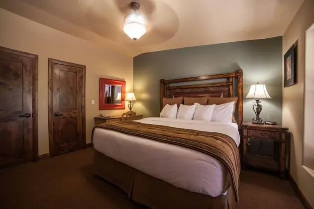 Classic Suite with Wall Bed