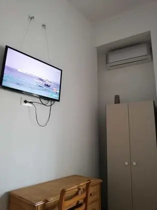 Tek Büyük Yataklı Oda, Ortak Banyo, Bahçe Manzaralı