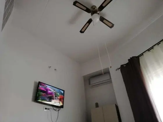 Tek Büyük Yataklı Oda, Ortak Banyo, Bahçe Manzaralı