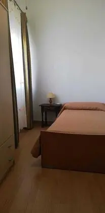 Tek Büyük Yataklı Oda, Ortak Banyo, Bahçe Manzaralı