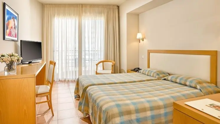 Tek Büyük veya İki Ayrı Yataklı Oda