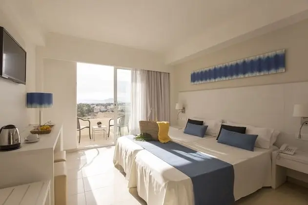 Tek Büyük veya İki Ayrı Yataklı Oda, Balkon, Deniz Manzaralı (1 Adult)
