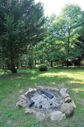 Ev, Birden Çok Yatak (Cacapon Connected - Workplace Retreat)