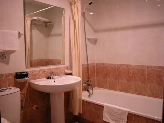 Tek Büyük Yataklı Oda, Balkon