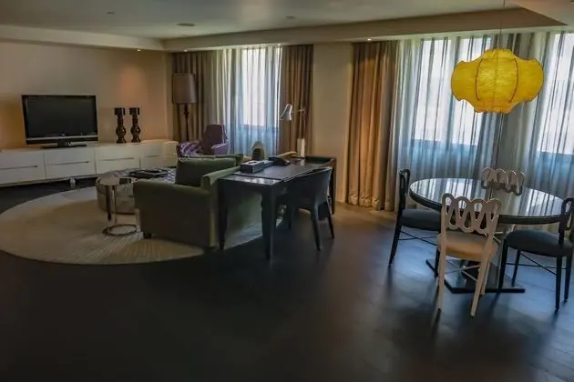 Executive Süit, 1 En Büyük (King) Boy Yatak, Business Dinlenme Salonu Kullanımı, Köşe