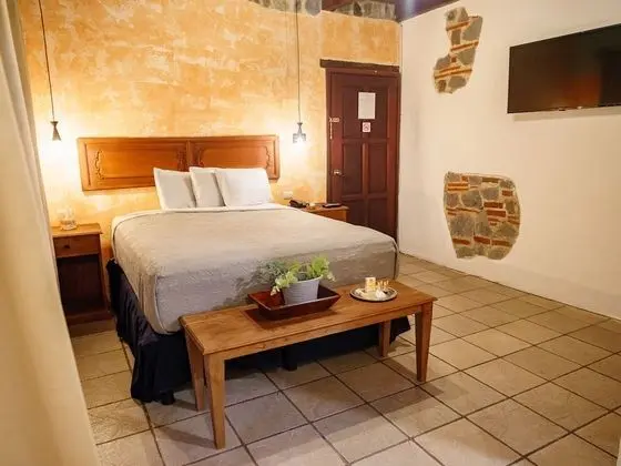 Oda, 1 Büyük (Queen) Boy Yatak