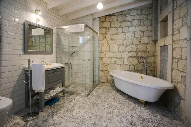 King Suite Kuvetli Oda