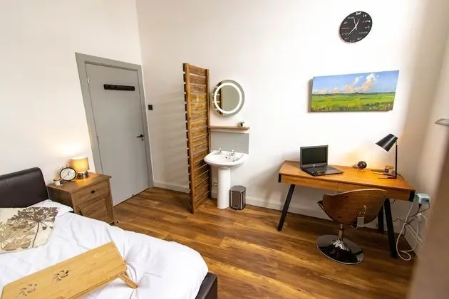 Comfort Tek Büyük Yataklı Oda, Ortak Banyo (1st Floor )