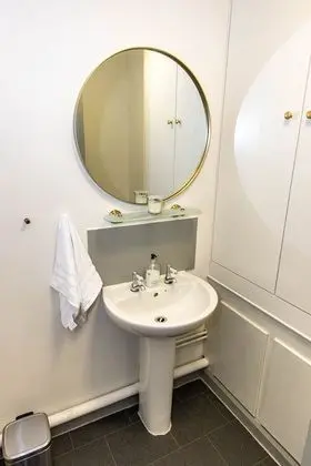 Comfort Tek Büyük Yataklı Oda, Ortak Banyo (1st Floor )