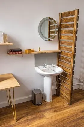 Comfort Tek Kişilik Oda, Ortak Banyo (1st Floor )