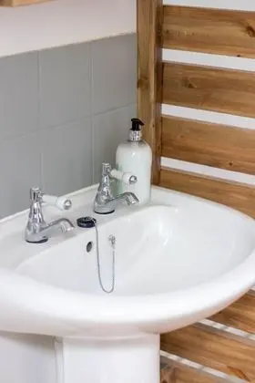 Comfort Tek Kişilik Oda, Ortak Banyo (1st Floor )