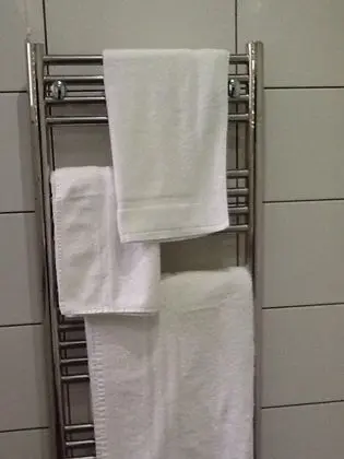Standard Tek Büyük veya İki Ayrı Yataklı Oda, Ortak Banyo