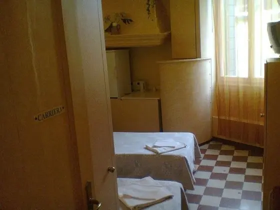 İki Ayrı Yataklı Oda, 2 Tek Kişilik Yatak