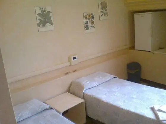 İki Ayrı Yataklı Oda, 2 Tek Kişilik Yatak