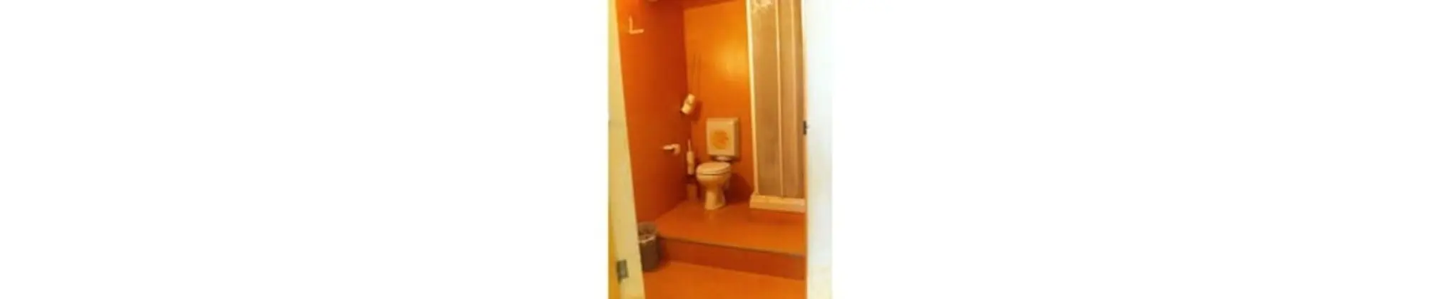 Ortak Ranzalı Oda, 1 Tek Kişilik Yatak