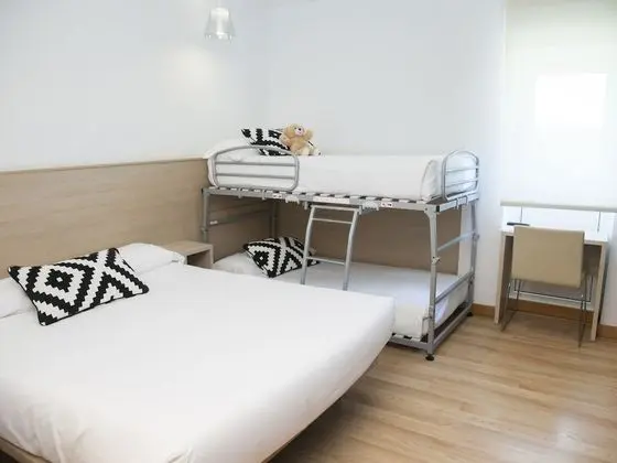 Dört Kişilik Oda (2 Adults + 2 Children)