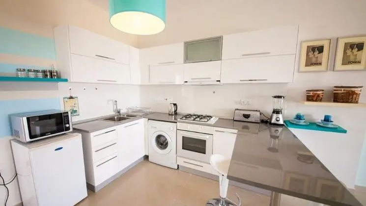 1 BEDROOM DESIGN APARTMENT (MAX 3 PEOPLE )