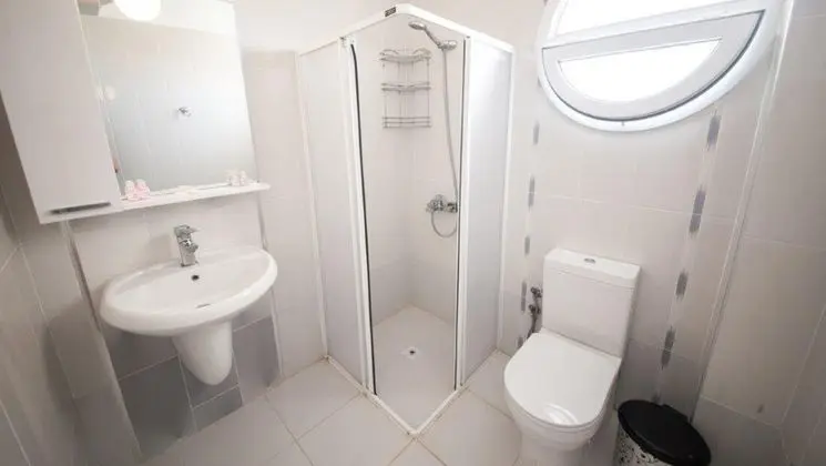 2 BEDROOM DESIGN APARTMENT (MAX 4 PEOPLE)
