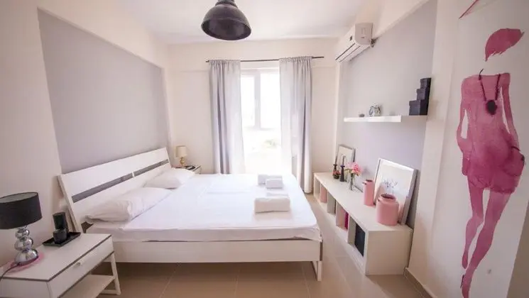 2 BEDROOM DESIGN APARTMENT (MAX 4 PEOPLE)