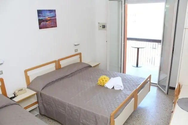 Dört Kişilik Oda, Balkon, Deniz Manzaralı