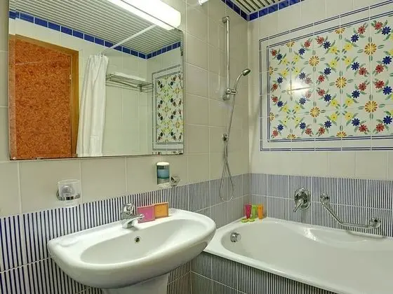 Standard Tek Büyük veya İki Ayrı Yataklı Oda