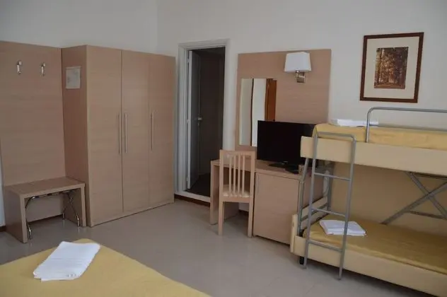 Dört Kişilik Oda, 1 Yatak Odası