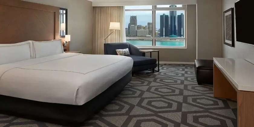 FORUM TOWER LUXURY 1 KING RIVER VIEW SOFA NON-SMOKING (Forum - adults only)