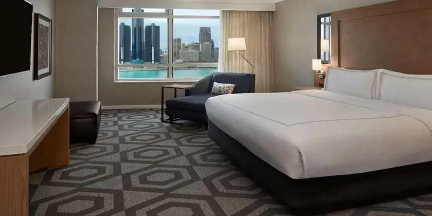 FORUM TOWER LUXURY 1 KING RIVER VIEW SOFA NON-SMOKING (Forum - adults only)