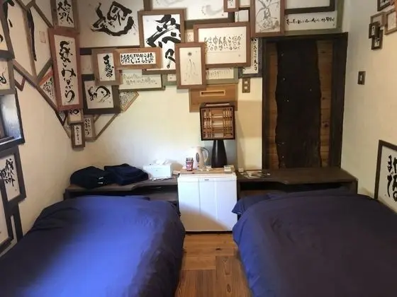 Üç Kişilik Oda
