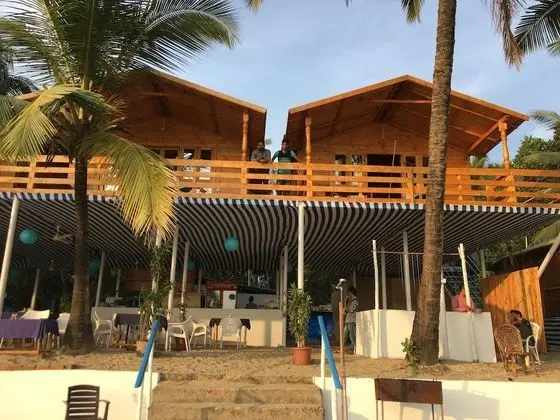 Deluxe AC Sea Facing High Rise Hut