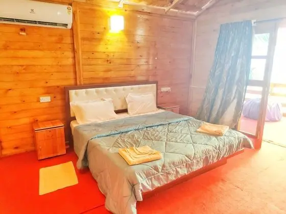 Deluxe AC Sea Facing High Rise Hut