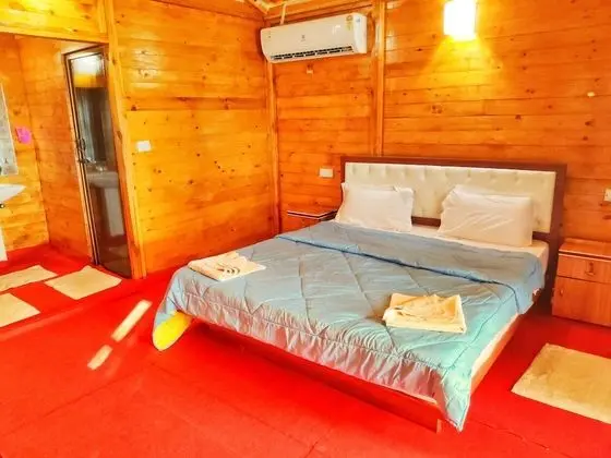 Deluxe AC Sea Facing High Rise Hut