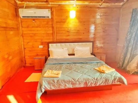 Deluxe AC Sea Facing High Rise Hut
