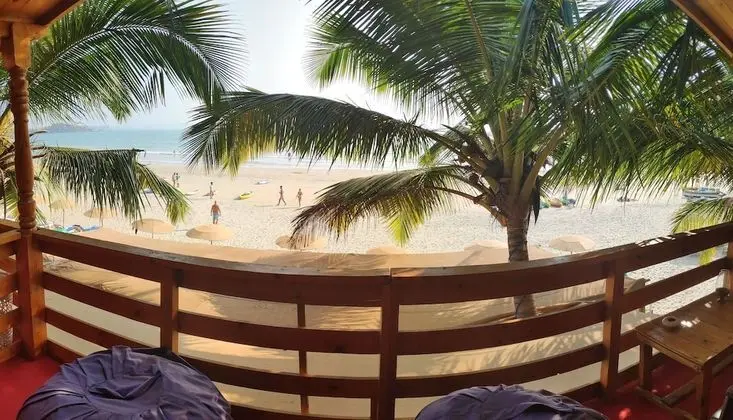 Deluxe AC Sea Facing High Rise Hut