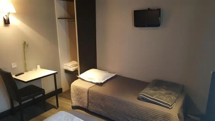 Üç Kişilik Oda, Özel Banyo (shared toilets)