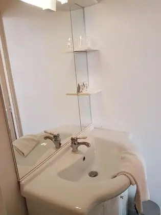 Üç Kişilik Oda