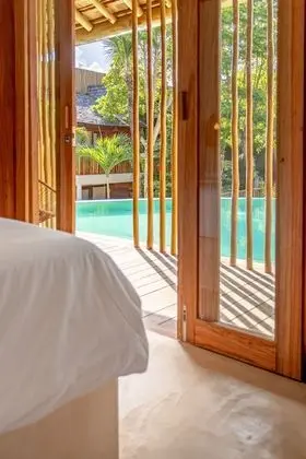 Deluxe Oda, 1 En Büyük (King) Boy Yatak, Havuz Manzaralı