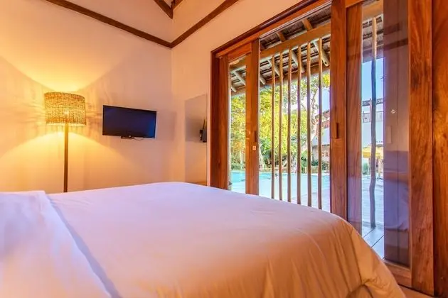 Deluxe Oda, 1 En Büyük (King) Boy Yatak, Havuz Manzaralı