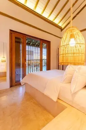 Deluxe Oda, 1 En Büyük (King) Boy Yatak, Havuz Manzaralı