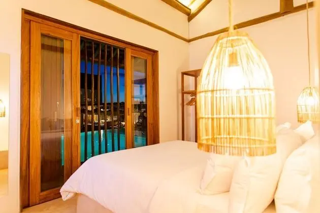 Deluxe Oda, 1 En Büyük (King) Boy Yatak, Havuz Manzaralı