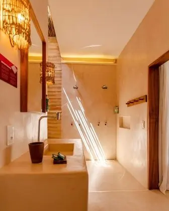 Deluxe Oda, 1 En Büyük (King) Boy Yatak, Havuz Manzaralı