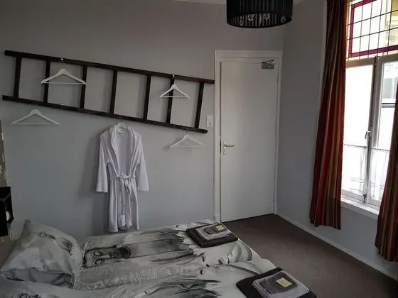 Basic Tek Büyük Yataklı Oda, Ortak Banyo