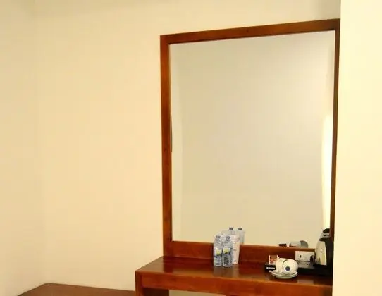 Büyük Yataklı Tek Kişilik Oda, Sigara İçilmez