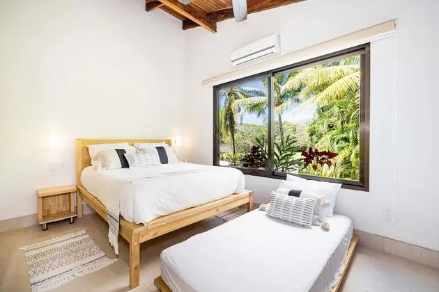 Double Room, 1 Queen Bed