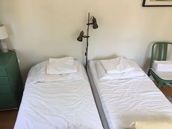 Tek Büyük Yataklı Oda, Ortak Banyo