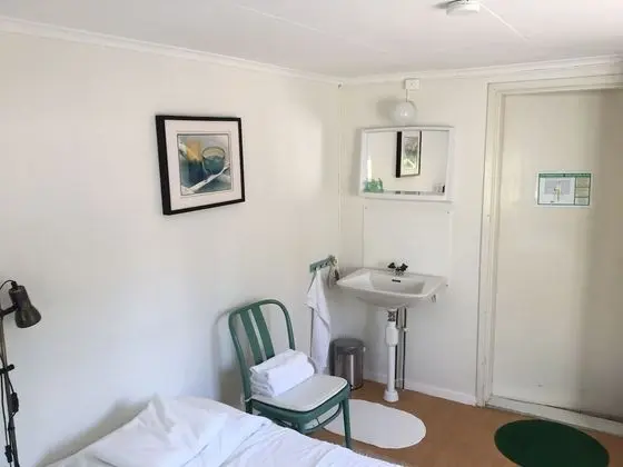 Tek Büyük Yataklı Oda, Ortak Banyo